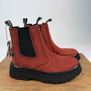 New Womens Bionica Drina Rogue Lug Red Leather Sole Ankle Chelsea Boots Size 6.5